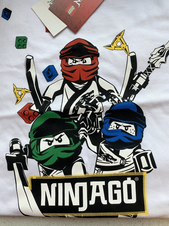 Lego Ninjago Kinder T-Shirt weisß LOGO All Jungen + Mädchen Gr. 104 116 128 140 Lego Wear original. Auf Wunsch mit Name des Kindes personalisiert.